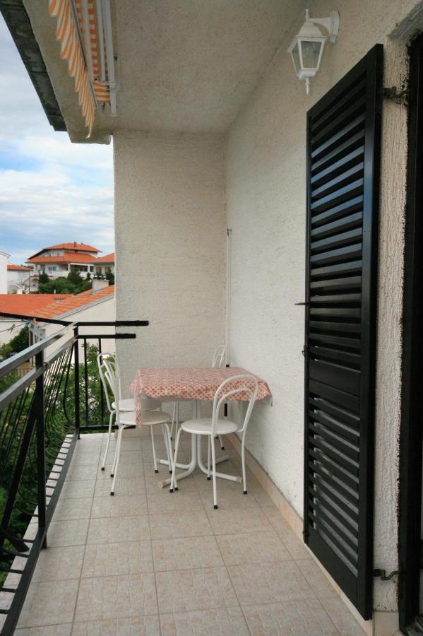 Apartments With A Parking Space Novi Vinodolski - 5514 المظهر الخارجي الصورة